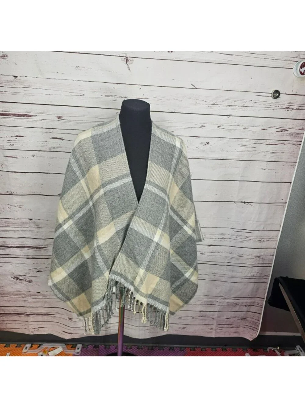 Abercrombie & Fitch Gray & Cream Plaid Fringe Wrap Shawl Scarf